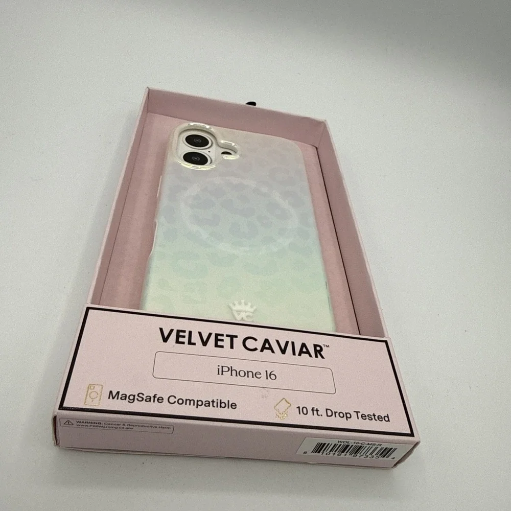 VELVET CAVIAR - Magsafe Case for Apple iPhone 16 Pro - White Opal Leopard